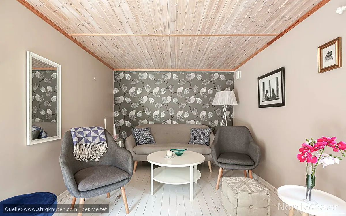 Trevlig stuga nära sjö med egen pool