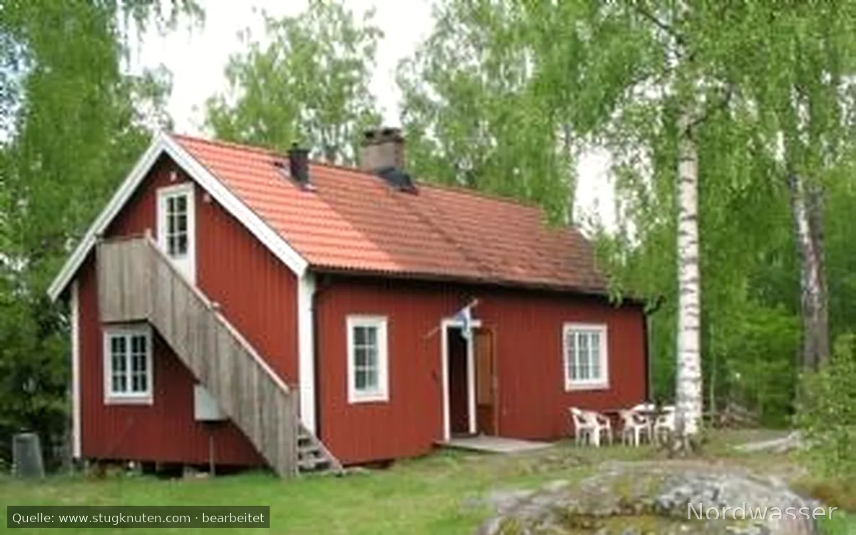 Stuga med strandtomt i sjön Möckeln, Boastad 81