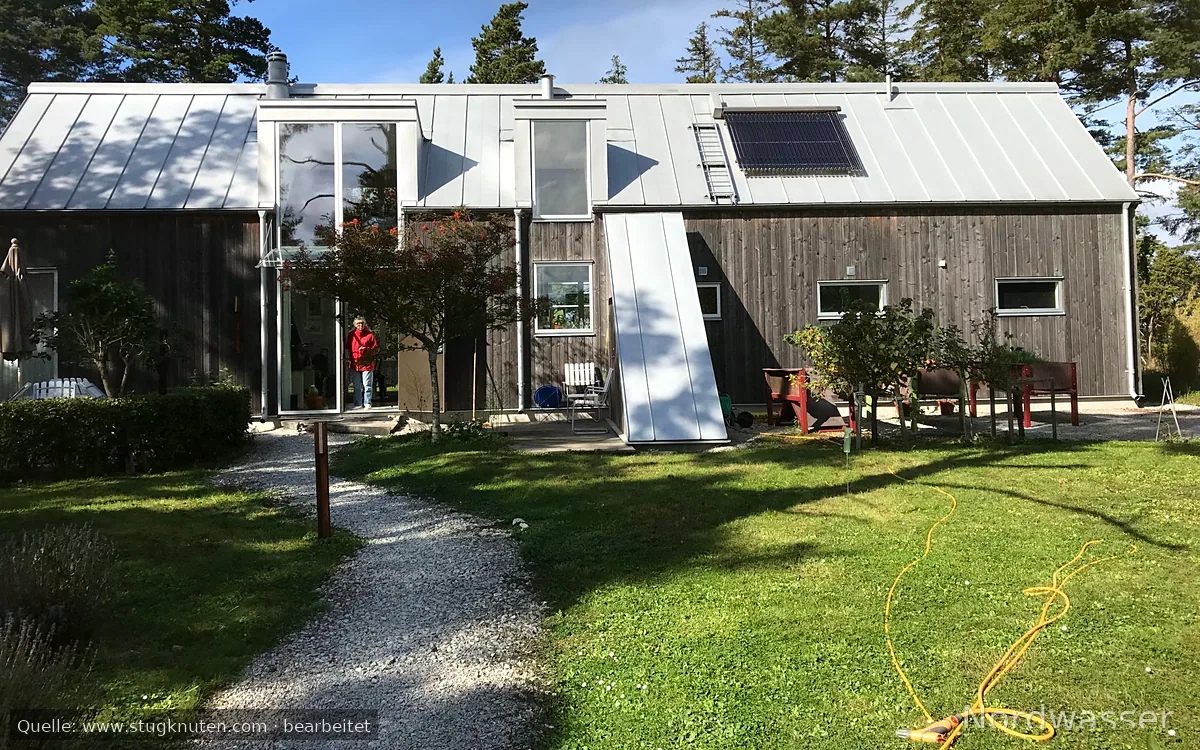 Arkitektritad sommarbostad i Djupvik, Eksta
