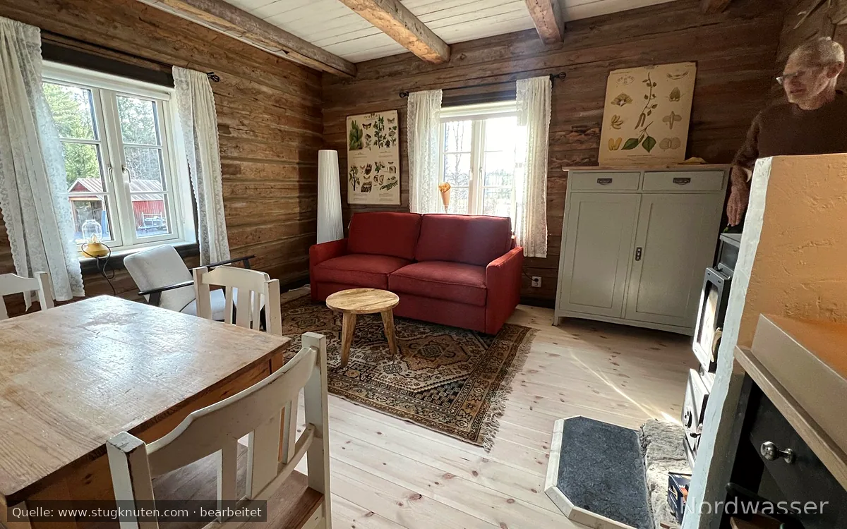 Mysig timmerstuga med kamin i södra Värmland