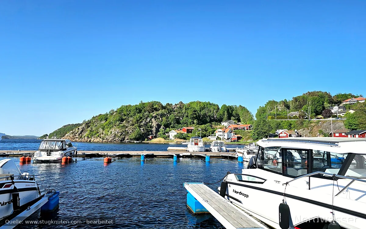 Bo både centralt & nära havet i Henån | SE09155