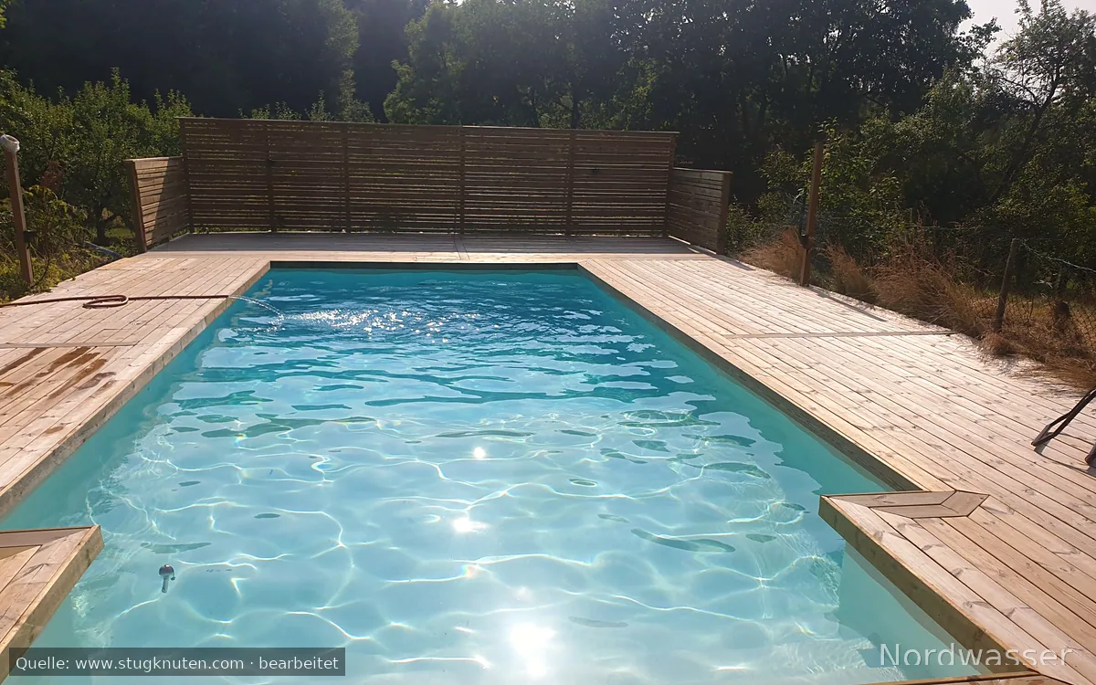 Underbar villa, pool, promenadavstånd från Märsta
