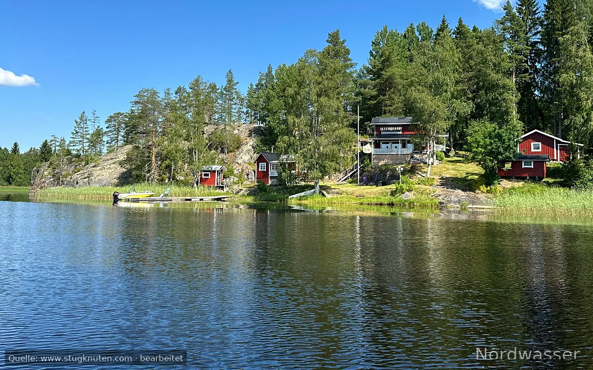 Stuga med sjötomt