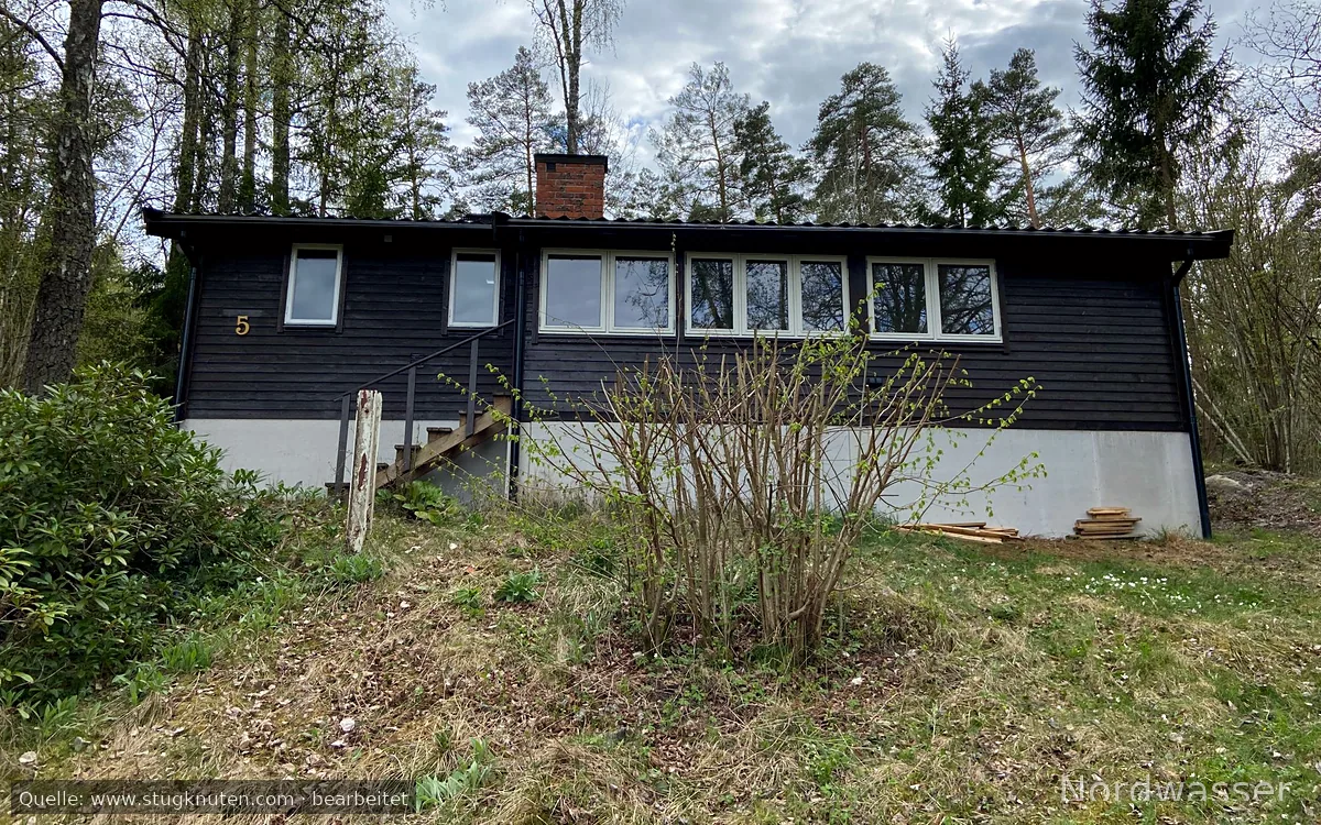 Naturskön stuga vid sjö i Sörmland
