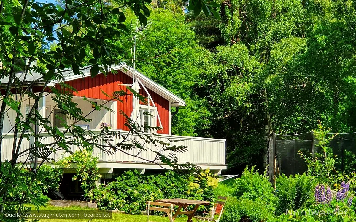 Större stuga i fiskeläget Mellanfjärden