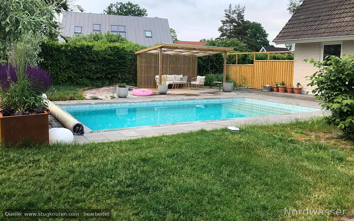 Villa med pool i Täby