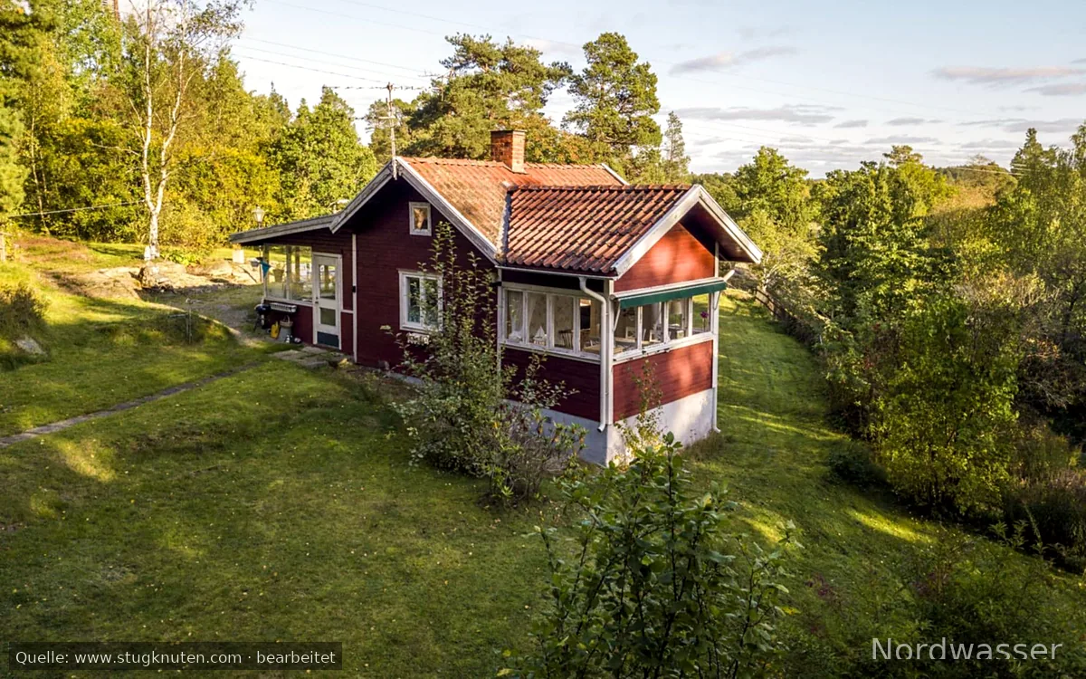 Charmig sommarstuga i ett attraktivt område.