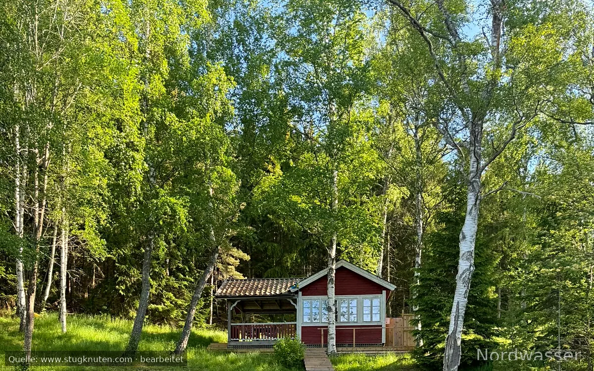 Kanot med stuga på egen ö