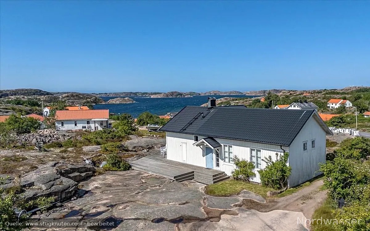 Rymligt sekelskifteshus vid havet