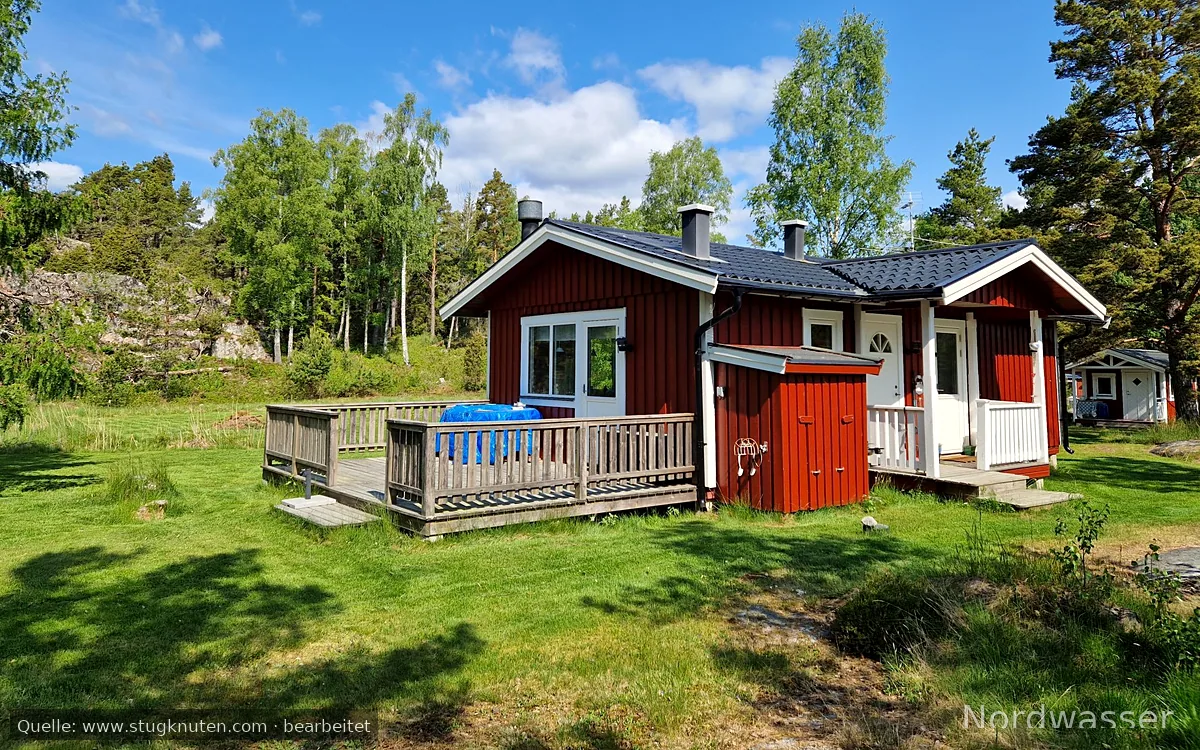 Mysig stuga på Ornö i Stockholms skärgård