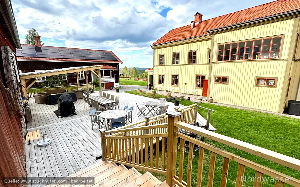 Helt träslott med 24 bäddar i Järvsö
