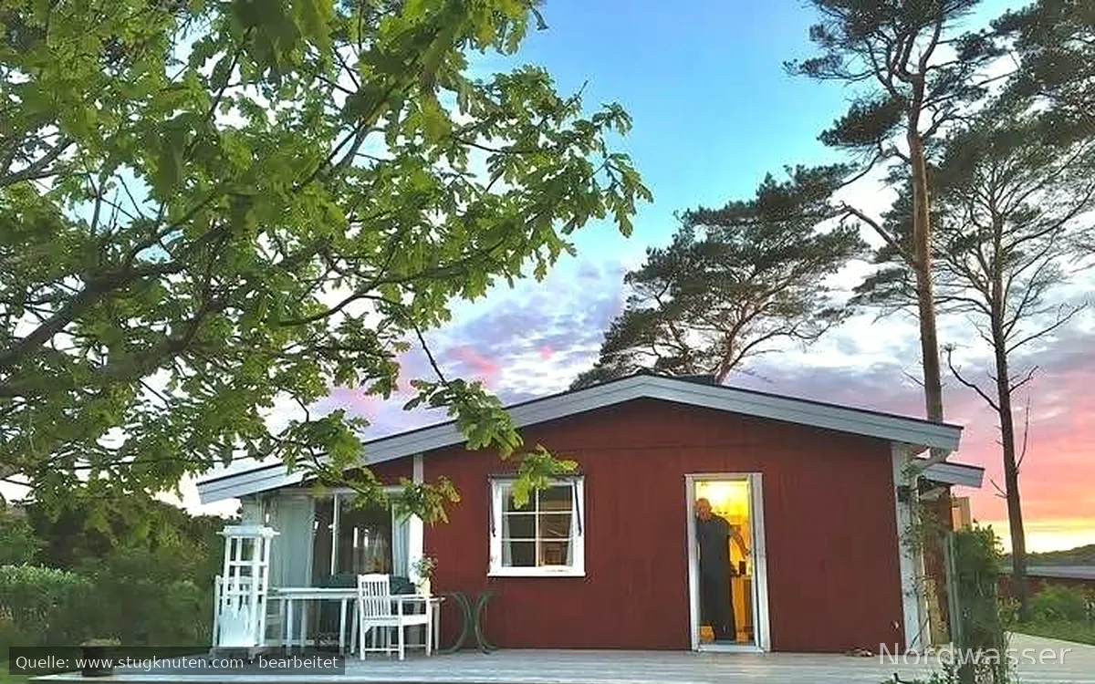 Fjällbacka, två hus, många bäddar, nära havet.