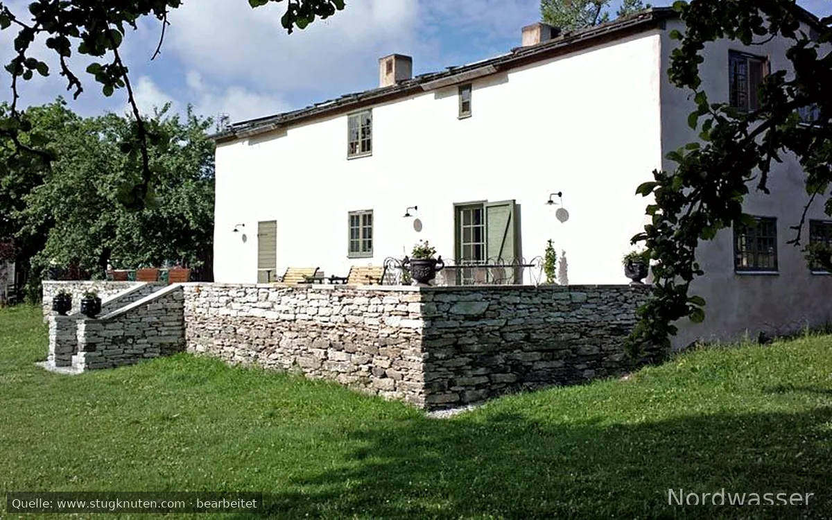 Tomase: 1700-tal kalkstenshus i Sundre, Gotland