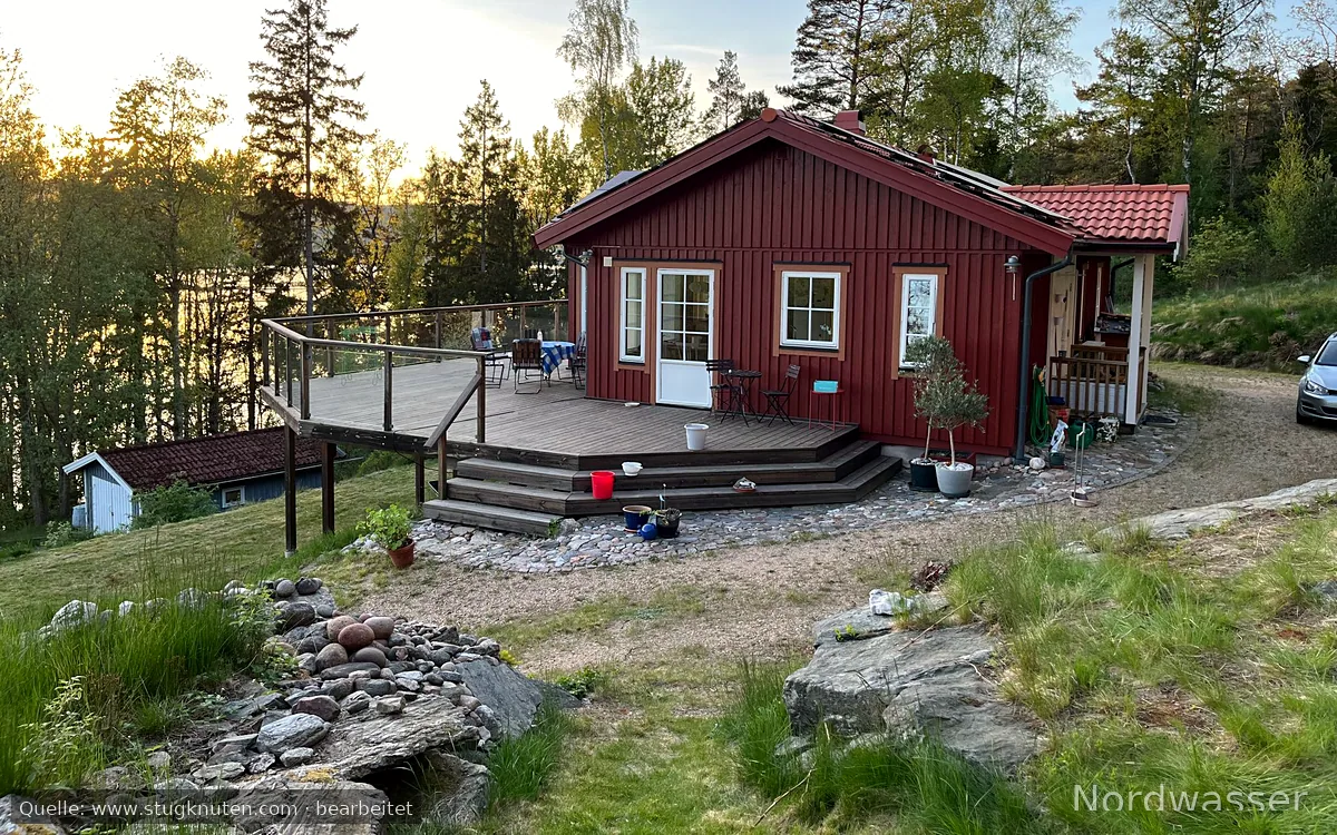 Litet hus på Orust med härlig fjordutsikt.