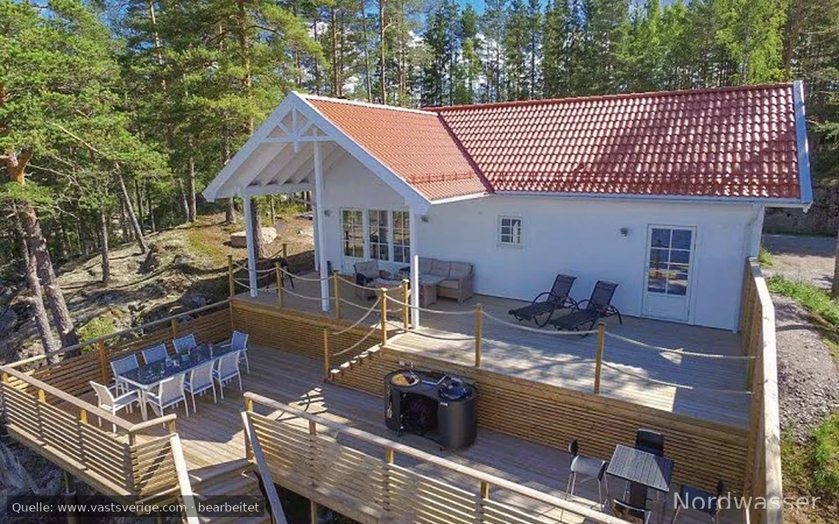LAKE FOXEN FISHING & COTTAGES