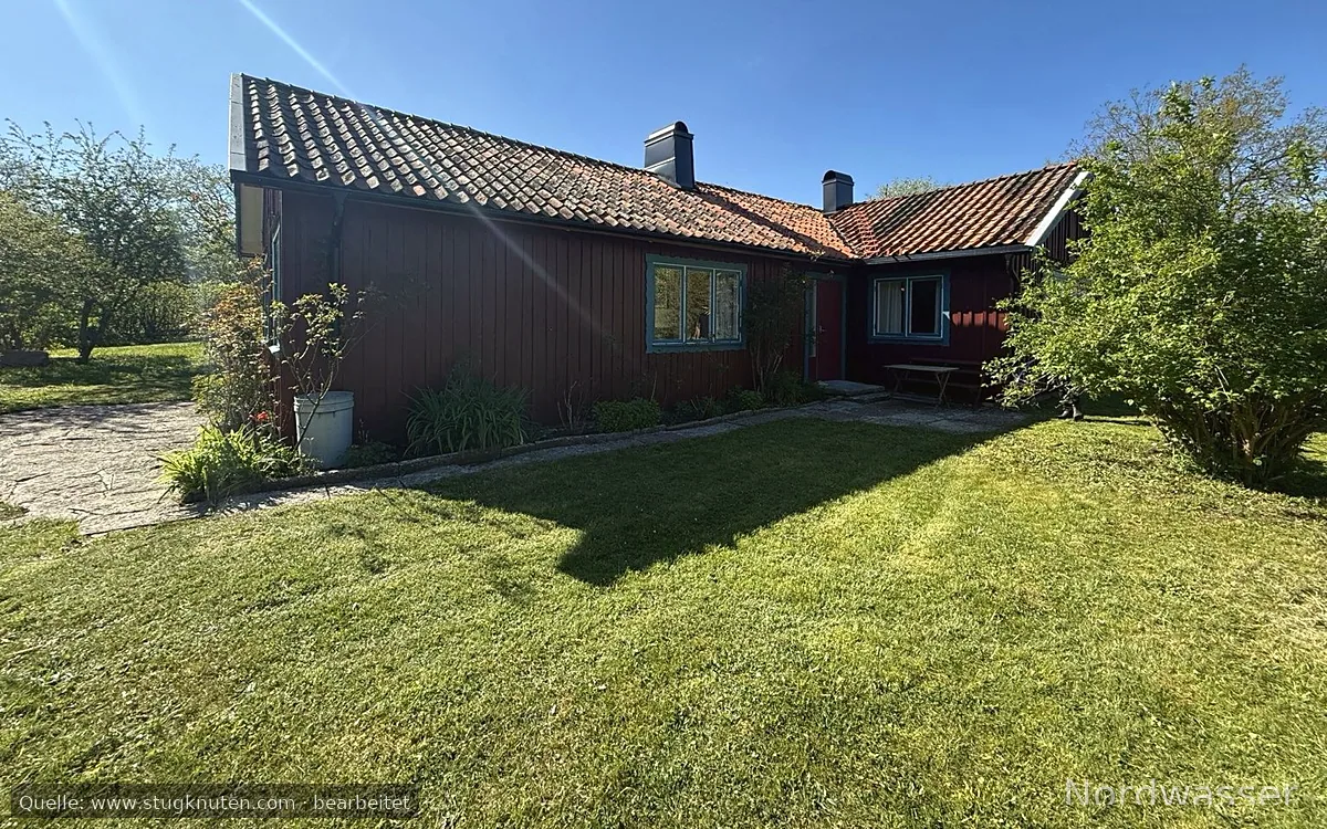 Djupvik - Öland. Stor tomt nära hav. Djur välkomna